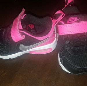 Nike sneakers 3c black and pink new wo box